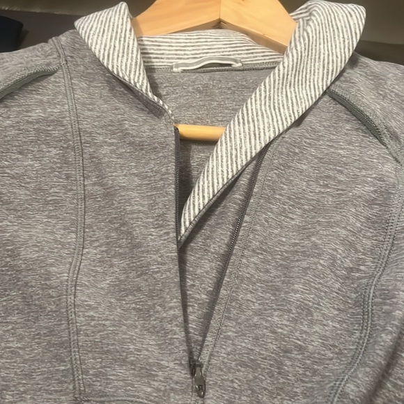 SOLD Lululemon Think Fast Pullover Heathered
Slate Tonka Stripe Heathered Slate - Picture 11 of 13